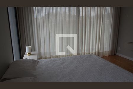 Casa de condomínio à venda com 460m², 4 quartos e 5 vagasQuarto 2 - Suíte