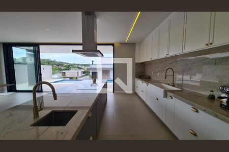 Casa de condomínio à venda com 460m², 4 quartos e 5 vagas Casa de condomínio à venda com 460m², 4 quartos e 5 vagasCozinha
