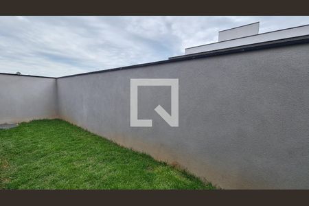 Casa de condomínio à venda com 460m², 4 quartos e 5 vagas Casa de condomínio à venda com 460m², 4 quartos e 5 vagasQuintal