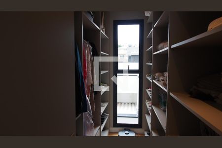 Casa de condomínio à venda com 460m², 4 quartos e 5 vagasCloset