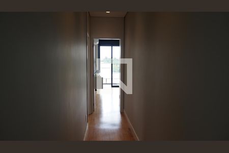 Casa de condomínio à venda com 460m², 4 quartos e 5 vagasCorredor