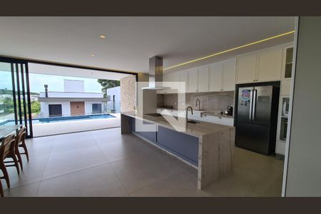 Casa de condomínio à venda com 460m², 4 quartos e 5 vagas Casa de condomínio à venda com 460m², 4 quartos e 5 vagasCozinha