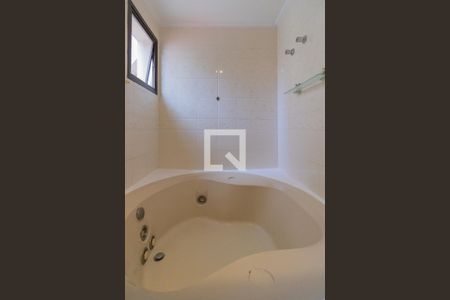 Apartamento à venda com 200m², 4 quartos e 3 vagasBanheiro da Suíte 1