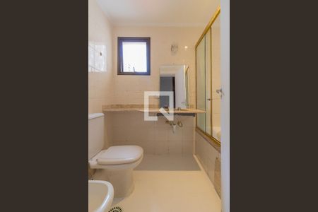 Apartamento à venda com 200m², 4 quartos e 3 vagasBanheiro da Suíte 1