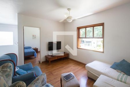 Casa à venda com 317m², 4 quartos e 4 vagas Casa à venda com 317m², 4 quartos e 4 vagasSala Intima