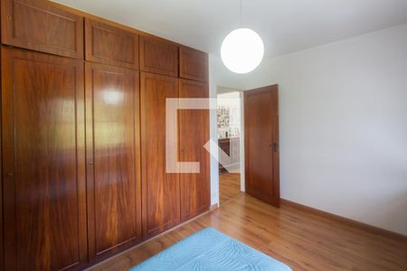 Casa à venda com 317m², 4 quartos e 4 vagas Casa à venda com 317m², 4 quartos e 4 vagasQuarto 2