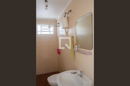 Casa à venda com 317m², 4 quartos e 4 vagas Casa à venda com 317m², 4 quartos e 4 vagasBanheiro de Serviço