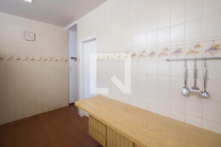 Casa à venda com 317m², 4 quartos e 4 vagas Casa à venda com 317m², 4 quartos e 4 vagasCozinha