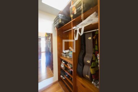 Closet Suíte de casa à venda com 4 quartos, 317m² em Granja Julieta, São Paulo