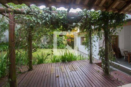 Casa à venda com 317m², 4 quartos e 4 vagas Casa à venda com 317m², 4 quartos e 4 vagasÁrea Externa