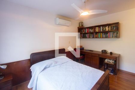 Casa à venda com 317m², 4 quartos e 4 vagas Casa à venda com 317m², 4 quartos e 4 vagasQuarto 3