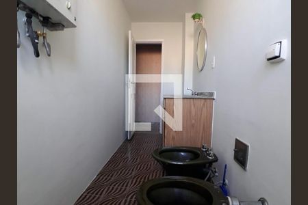 Banheiro de apartamento à venda com 4 quartos, 50m² em Jardim Ester Yolanda, São Paulo