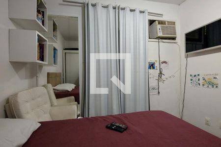 Casa de condomínio à venda com 360m², 3 quartos e 2 vagas Casa de condomínio à venda com 360m², 3 quartos e 2 vagasQuarto 2 - Suíte