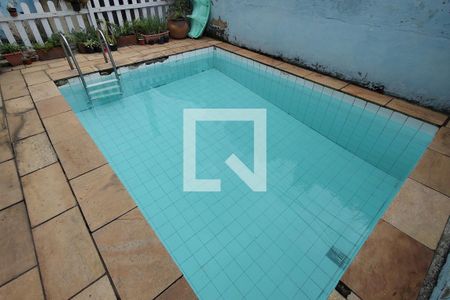 Casa de condomínio à venda com 360m², 3 quartos e 2 vagas Casa de condomínio à venda com 360m², 3 quartos e 2 vagasPiscina