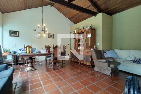 Casa de condomínio à venda com 360m², 3 quartos e 2 vagas Casa de condomínio à venda com 360m², 3 quartos e 2 vagasSala