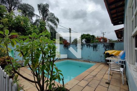 Casa de condomínio à venda com 360m², 3 quartos e 2 vagas Casa de condomínio à venda com 360m², 3 quartos e 2 vagasPiscina