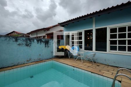 Casa de condomínio à venda com 360m², 3 quartos e 2 vagas Casa de condomínio à venda com 360m², 3 quartos e 2 vagasPiscina