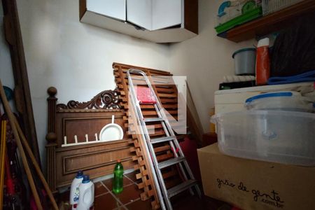 Casa de condomínio à venda com 360m², 3 quartos e 2 vagas Casa de condomínio à venda com 360m², 3 quartos e 2 vagasQuarto de Serviço