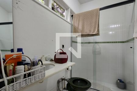 Casa de condomínio à venda com 360m², 3 quartos e 2 vagas Casa de condomínio à venda com 360m², 3 quartos e 2 vagasBanheiro da Suíte