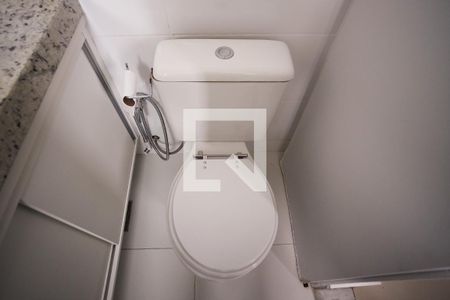 Banheiro do Quarto 1 de apartamento para alugar com 3 quartos, 120m² em Indaiá, Belo Horizonte