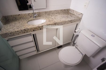 Banheiro do Quarto 1 de apartamento para alugar com 3 quartos, 120m² em Indaiá, Belo Horizonte