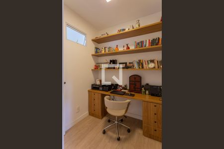 Escritório de apartamento à venda com 3 quartos, 90m² em Santa Lúcia, Belo Horizonte