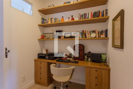 Escritório de apartamento à venda com 3 quartos, 90m² em Santa Lúcia, Belo Horizonte
