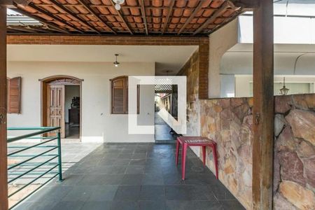 Casa à venda com 159m², 3 quartos e 2 vagas