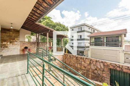 Casa à venda com 159m², 3 quartos e 2 vagas