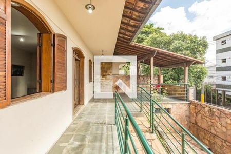 Casa à venda com 159m², 3 quartos e 2 vagas