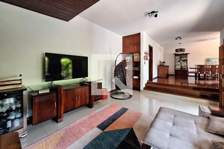 Sala de casa de condomínio à venda com 5 quartos, 300m² em Badu, Niterói