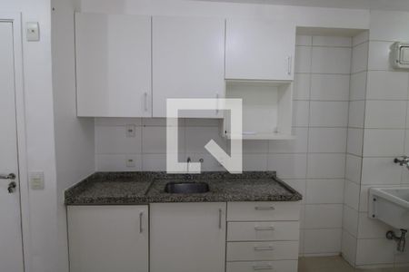 Cozinha de apartamento para alugar com 3 quartos, 70m² em Vila Suzana, São Paulo