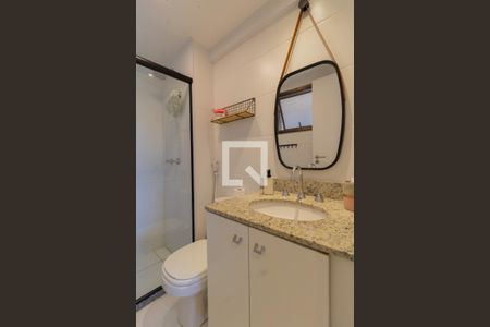 Apartamento à venda com 138m², 3 quartos e 3 vagas Apartamento à venda com 138m², 3 quartos e 3 vagasBanheiro da Suíte 1