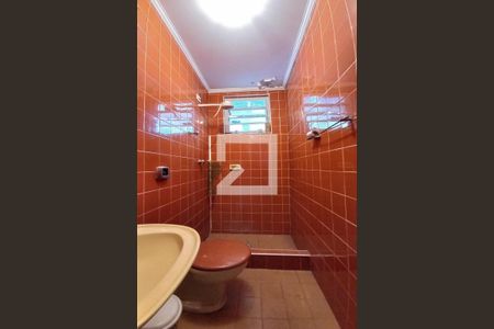 Casa à venda com 240m², 3 quartos e 2 vagasBanheiro de Serviço