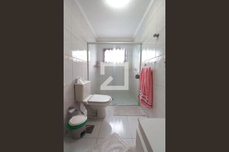 Casa à venda com 240m², 3 quartos e 2 vagasBanheiro da Suíte