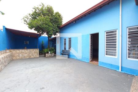 Casa à venda com 240m², 3 quartos e 2 vagasQuintal