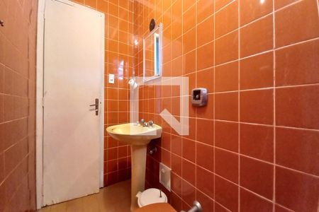 Casa à venda com 240m², 3 quartos e 2 vagasBanheiro de Serviço