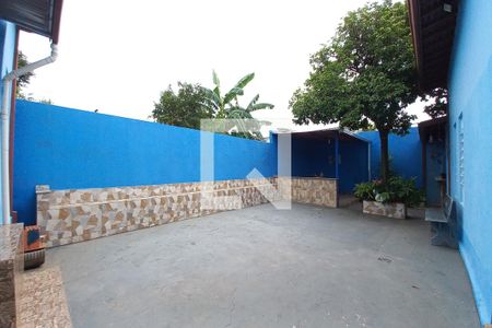 Casa à venda com 240m², 3 quartos e 2 vagasQuintal