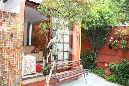 Sala / Jardim de casa à venda com 3 quartos, 180m² em Vila Anglo Brasileira, São Paulo