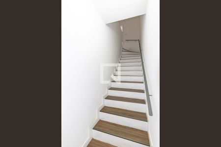 Escada de casa à venda com 2 quartos, 125m² em Vila Olímpia, São Paulo