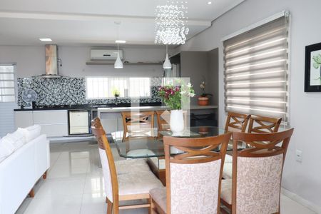 jantar e cozinha de casa à venda com 2 quartos, 160m² em Campestre, São Leopoldo