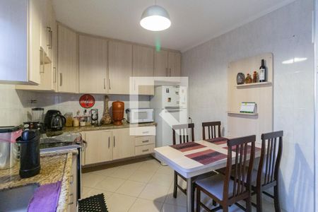 Casa à venda com 169m², 3 quartos e 8 vagas Casa à venda com 169m², 3 quartos e 8 vagasCozinha