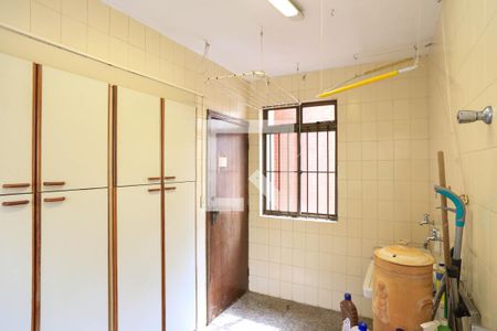 Apartamento para alugar com 214m², 4 quartos e 2 vagas Apartamento para alugar com 214m², 4 quartos e 2 vagasÁrea de serviço