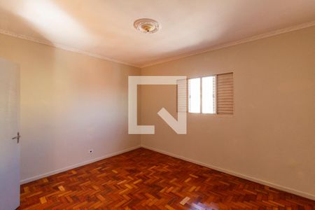 Casa 1 - Quarto 1 de casa à venda com 5 quartos, 300m² em Vila Granada, São Paulo