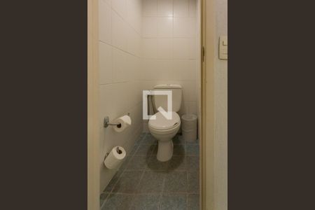 Banheiro de kitnet/studio à venda com 1 quarto, 14m² em Lourdes, Belo Horizonte