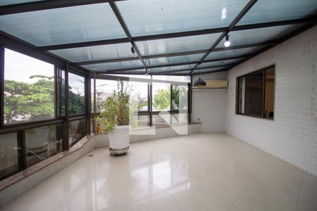 Apartamento à venda com 323m², 4 quartos e 4 vagasVaranda