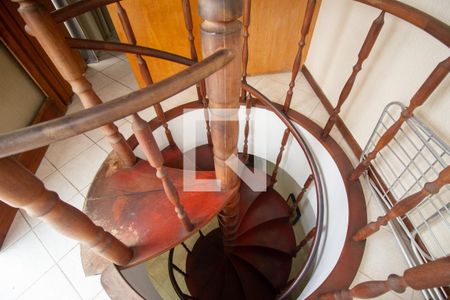 Apartamento à venda com 323m², 4 quartos e 4 vagasEscada