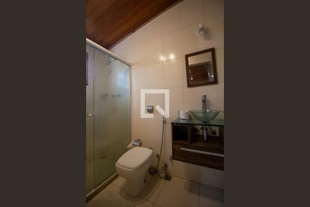 Apartamento à venda com 323m², 4 quartos e 4 vagasBanheiro da Suíte 2