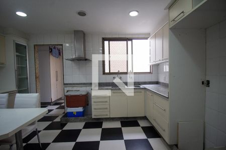 Apartamento à venda com 323m², 4 quartos e 4 vagasCozinha e Área de Serviço