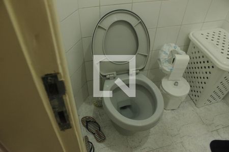 Banheiro de casa à venda com 2 quartos, 100m² em Vila Campo Grande, São Paulo